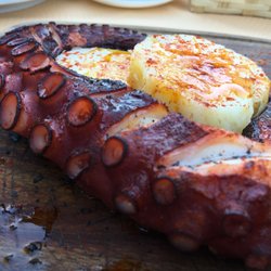 Carmen la de Ronda - Pulpo / Octopus -- delicious!