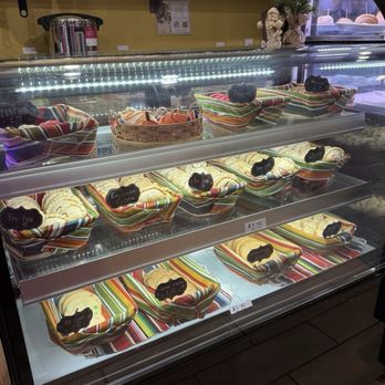 Chiquis Bakery - fresh pan dulces - Bakeries Near Me - El Paso, Texas