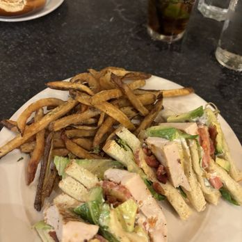 BREW'd Craft Pub - Chicken Chicken Avocado Club - Gastropubs Near Me - Honolulu, Hawaii