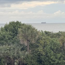 Twisted Tides - Rooftop view is the only bonus.