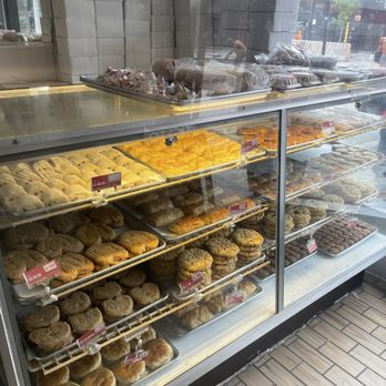 Chiu Quon Bakery - Bakeries Near Me - Chicago, Illinois