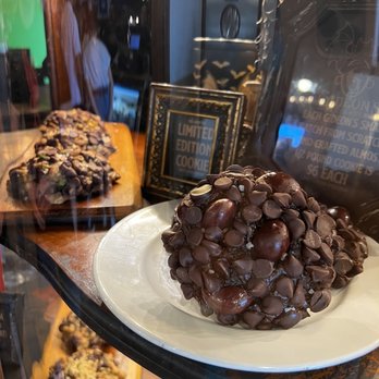 Gideon's Bakehouse - Bakeries Near Me - Orlando, Florida Gideon's Bakehouse - Bakeries Near Me - Orlando, Florida