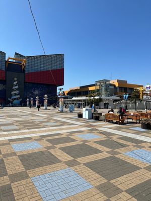 Osaka Aquarium Kaiyukan by null