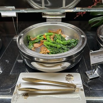 Genting Palace - Chicken & Chinese broccoli (gai lan) - Cantonese Near Me - Las Vegas, Nevada Genting Palace - Chicken & Chinese broccoli (gai lan) - Cantonese Near Me - Las Vegas, Nevada