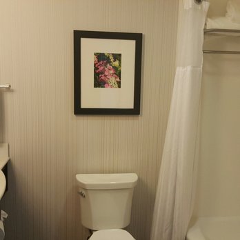 Hilton Garden Inn Bettendorf/Quad Cities - Bathroom 2016 - Hotels Near Me - Bettendorf, Iowa Hilton Garden Inn Bettendorf/Quad Cities - Bathroom 2016 - Hotels Near Me - Bettendorf, Iowa
