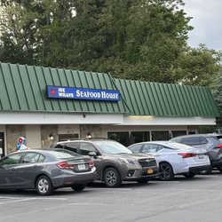 Joe Willy's Seafood House - The entrance to the best seafood in Dutchess County.