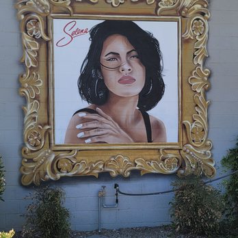 American Eat - Does that look like Selena?  Hmm - Food Court Near Me - Tucson, Arizona