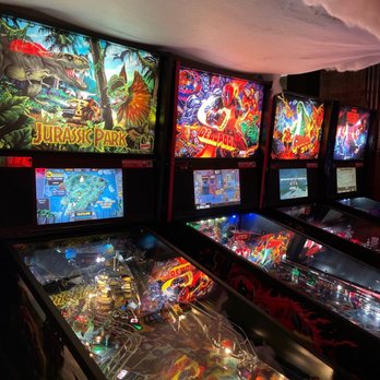 Headquarters Beercade River North - Pinball machine games - Bars Near Me - Chicago, Illinois
