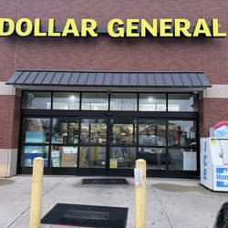 Dollar General - Locked store at 8:04 am