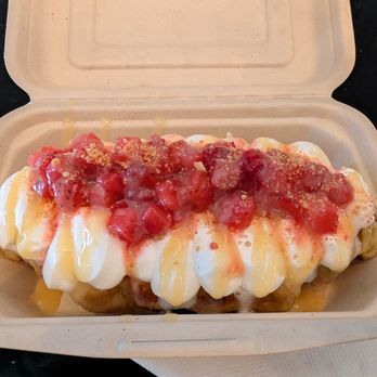 Macs By Icky - Strawberry croffle (4.5/5) - Desserts Near Me - Union City, California Macs By Icky - Strawberry croffle (4.5/5) - Desserts Near Me - Union City, California