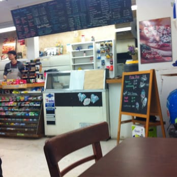 Papa D’s Pizza - View of the pizzeria - Pizza Near Me - East Gwillimbury, Ontario Papa D’s Pizza - View of the pizzeria - Pizza Near Me - East Gwillimbury, Ontario