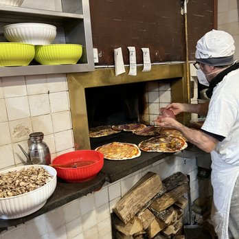 Da Baffetto - The master! - Pizza Near Me - Rome, RM Da Baffetto - The master! - Pizza Near Me - Rome, RM