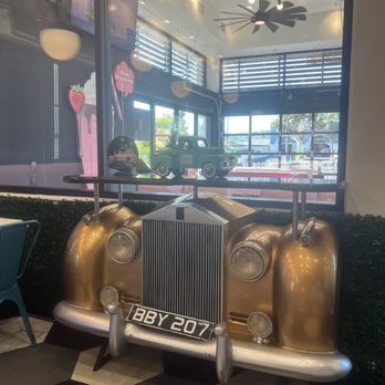 Frisco's Carhops - American Near Me - Whittier, California