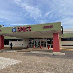 Spec's Wines, Spirits & Finer Foods - A Luby's turned Spec's. Well I'll be damned! "Yeah, I'll take the chopped steak with a side of Crown please."