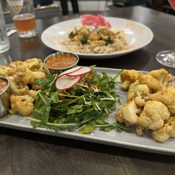 Harrington House - Cauliflower Wings w/ Makhani Gravy & Tandoori Chicken w/ Basmati Rice - Beer, Wine & Spirits Near Me - Bakersfield, California