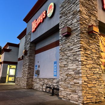 Wendy's - Outside - Fast Food Near Me - San Diego, California