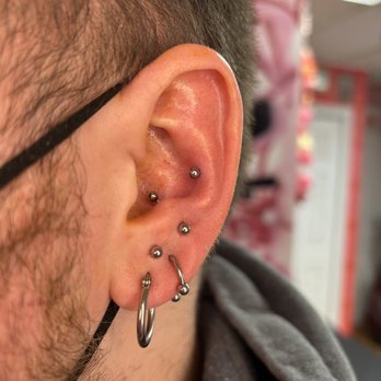 【here's】SPINAL DOUBLE PIERCE here's】SPINAL DOUBLE PIERCE Helix piercing (doubled and