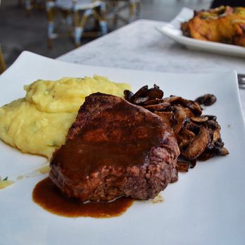 Greenhouse Kitchen + Bar - Filet - Cocktail Bars Near Me - Vienna, Virginia