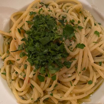 Sant Ambroeus Madison - Spaghetti Aglio , Olio e Peperoncino - Italian Near Me - New York, New York Sant Ambroeus Madison - Spaghetti Aglio , Olio e Peperoncino - Italian Near Me - New York, New York