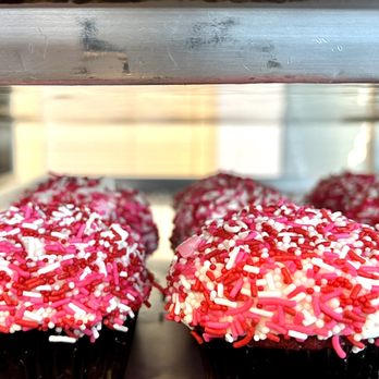 Sprinkles La Jolla - Heartthrob Red Velvet Sprinkle cupcake. This is available for a limited time. - Desserts Near Me - La Jolla, California Sprinkles La Jolla - Heartthrob Red Velvet Sprinkle cupcake. This is available for a limited time. - Desserts Near Me - La Jolla, California