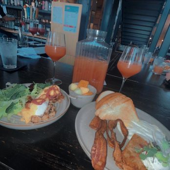 600 Kitchen & Bar - Lobster Benedict, Classic Plate & Blood Orange "Bigmosa" - American Near Me - Kalamazoo, Michigan