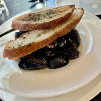 Dive Oyster House - Mussels - Seafood Near Me - Briarcliff Manor, New York
