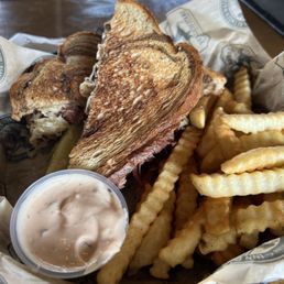 Rueben. Looks great, taste was average, little dry Rueben. Looks great, taste was average, little dry