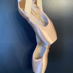 Julian's Dancewear - Pointe Shoes