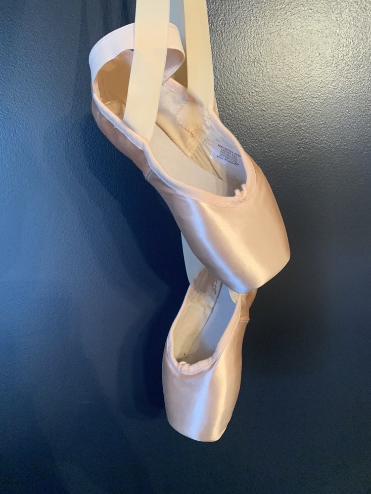 JULIAN’S DANCEWEAR Updated August 2024 9825 San Jose Blvd, Jacksonville, Florida Dance