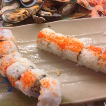 China Buffet King - Sushi roll!!!! Yummy. - Chinese Near Me - Valley Stream, New York