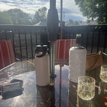 Mo’s By The River - Seating - Wine Bars Near Me - Reno, Nevada