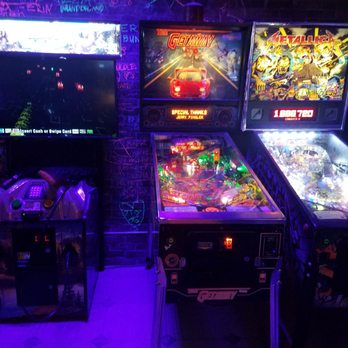 Supreme - Arcade game in the back - Pizza Near Me - Seattle, Washington Supreme - Arcade game in the back - Pizza Near Me - Seattle, Washington