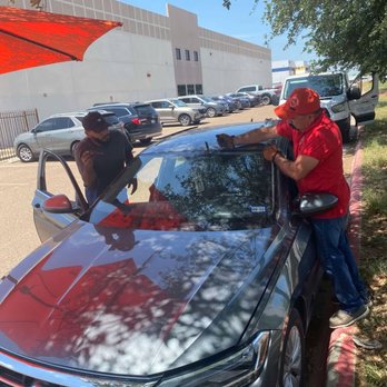 Toños Auto Glass - Windshield Installation & Repair Near Me - Laredo, Texas Toños Auto Glass - Windshield Installation & Repair Near Me - Laredo, Texas