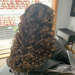 Anita’s Beauty Salon - Style