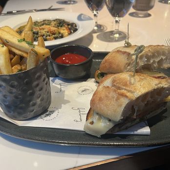 Ramsay's Kitchen - Steak Sandwich - American Near Me - Boston, Massachusetts