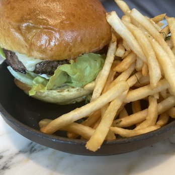 Walnut Street Cafe - Chef's Burger - Cafes Near Me - Philadelphia, Pennsylvania Walnut Street Cafe - Chef's Burger - Cafes Near Me - Philadelphia, Pennsylvania