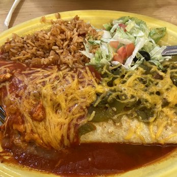El Pinto - Chicken enchilada - New Mexican Cuisine Near Me - Albuquerque, New Mexico El Pinto - Chicken enchilada - New Mexican Cuisine Near Me - Albuquerque, New Mexico