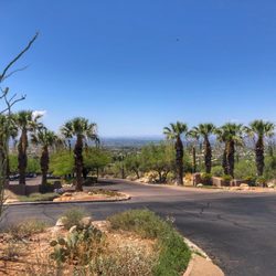 Skyline Country Club - Entering parking lot