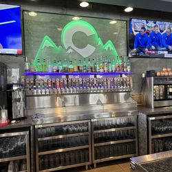 Colorado Tap House - Bar area