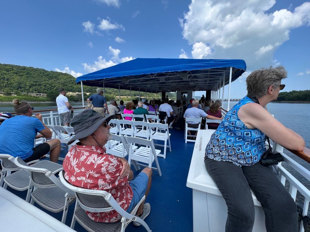 LA CROSSE QUEEN CRUISES Updated September 2024 54 Photos & 27
