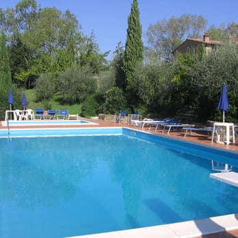La Scopa - The beautiful (but unheated) pools! - Guest Houses Near Me - Montaione, PO