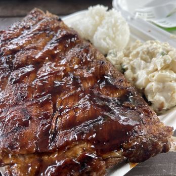 Braddah Hutts BBQ Grill - Kalua pork ribs - Barbeque Near Me - Hana, Hawaii