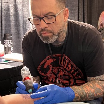 Ko Kwel Casino Resort - Carlos Lemon Tattoo Artist - Hotels Near Me - North Bend, Oregon