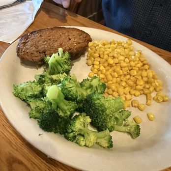 Cracker Barrel Old Country Store - Meatloaf with corn and broccoli - Breakfast & Brunch Near Me - Mooresville, North Carolina Cracker Barrel Old Country Store - Meatloaf with corn and broccoli - Breakfast & Brunch Near Me - Mooresville, North Carolina