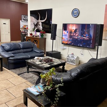 Ken's Brake & Alignment - Lobby - Auto Repair Near Me - Irving, Texas Ken's Brake & Alignment - Lobby - Auto Repair Near Me - Irving, Texas