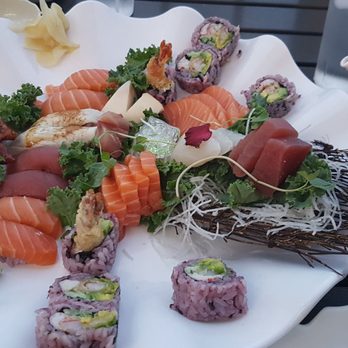Krazy Roll - Very good service, very nice combos with a lot of taty sashimi, different taste of maki rolls,still Amazing!!! - Japanese Near Me - Toronto, Ontario