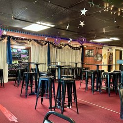 The Mill House Pub - Fun and cozy dining area