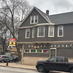 Holler House Tavrn