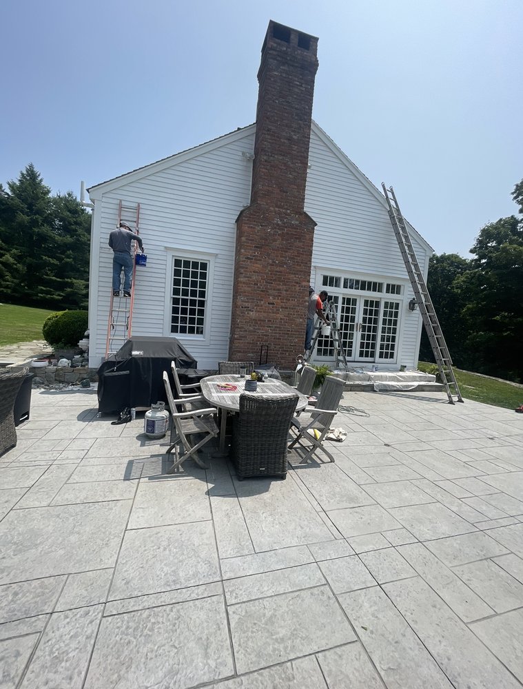 Slide of Hawkeye Home Improvements