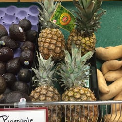Hoonah Trading Company - Whew expensive pineapples...but they have them in this tiny town!